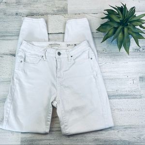 Bullhead white mid rise skinniest